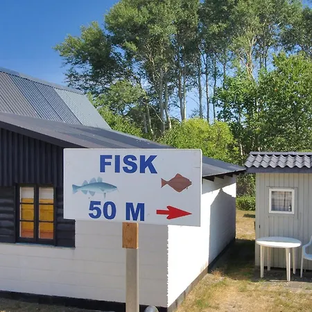 Vamika - 300m From The Sea By Interhome